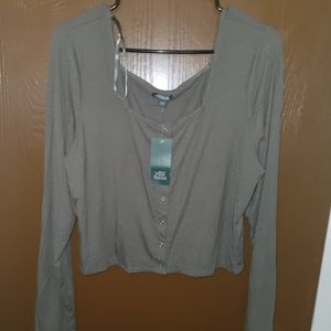 Snap button crop top